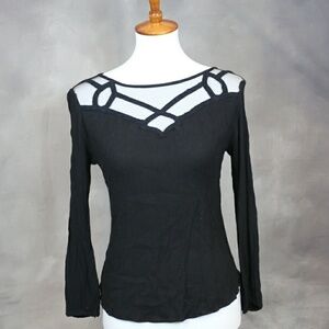 Sundance Catalog crinkle long sleeve blouse in black. S